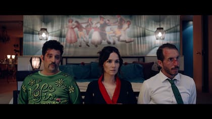 Pablo Rago, Natalia Oreiro y Esteban Bigliardi en el film La noche mágica, de Gastón Portal