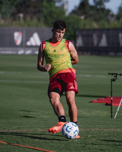 Pablo Solari extendió su contrato hasta diciembre de 2027, pero fue sondeado desde Italia, Estados Unidos y Rusia