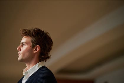 Pablo Turturiello, el príncipe en La sirenita, recibió a LA NACION en su camarín del Teatro Gran Rex