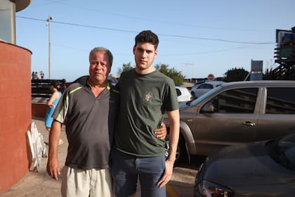 Pablo Ventura junto a su padre, José María