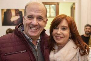 Un intendente bonaerense equiparó a Cristina Kirchner con San Martín y Belgrano