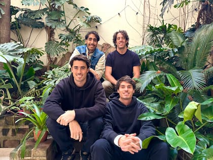 Pacto Collective fue fundada por Nick Teperman, Ignacio del Campo, Octavio Muñoz y Tomás Albano