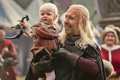 Paddy Considine como el rey Viserys Targaryen en una escena de House of the Dragon