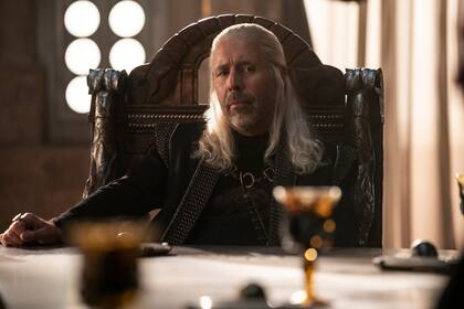 Paddy Considine es el rey Viserys Targaryen
