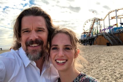 Padre e hija en una tierna foto que el actor compartió en sus redes sociales