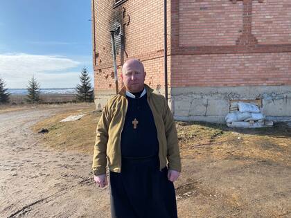 Padre Mark, sacerdote de 34 años oriundo de Ivano-Frankivs’k, en el oeste de Ucrania, que ahora vive en el poblado de Zvanivka
