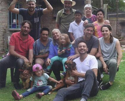 Padres, hijos y nietos en una reunión prepandemia