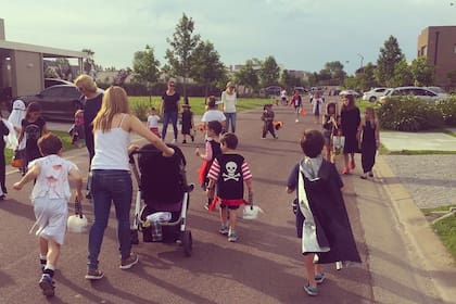 Padres y chicos participan de la festividad en Garín