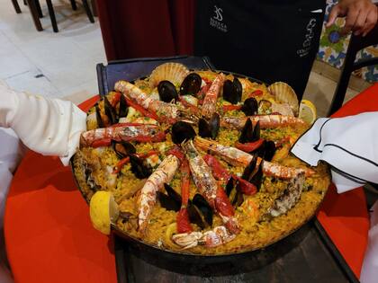 Paella tradicional en El Casal de Catalunya