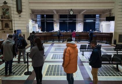 El Gobierno no previó una partida para repetir en 2021 el IFE, que en 2020 inyectó 90.000 millones en la economía