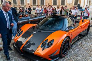 Pagani Automobili festejó los 25 años de su lanzamiento al mercado