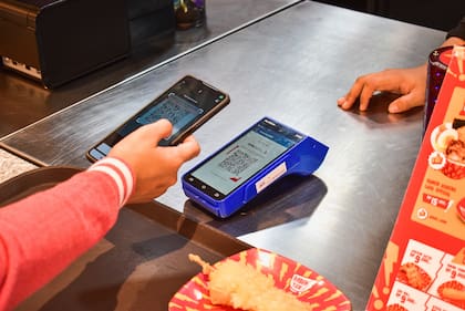 Pagos con QR en una cadena de comidas rápidas