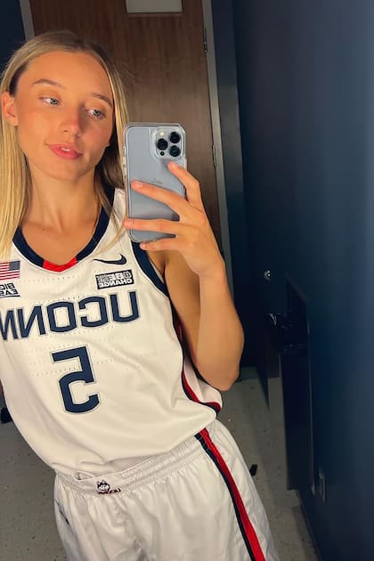 Paige Bueckers, otras de las estrellas del baloncesto universitario que gana popularidad en las redes