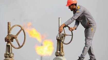 Países petroleros como Irak siguieron bombeando crudo a pesar de los bajos precios