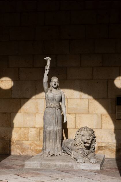 Palacio de Guzmanes, la sede de la diputación, que se puede visitar.