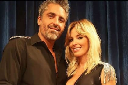 Paladini junto a su mujer, la modelo Rocío Guirao Díaz, cuando participó del Bailando 2017