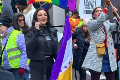 Palecek es de origen latino y centró sus esfuerzos en proteger a la comunidad