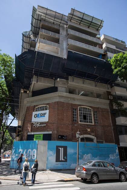 Palermo. En Migueletes y Maure, La Imprenta sobrevive bajo una torre