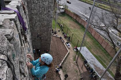 En la palestra que da a la Lugones entrenan 500 personas, aunque tiempo atrás llegó a ser utilizada por hasta 3000 escaladores