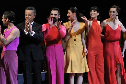 Palito Ortega, en el saludo final del show