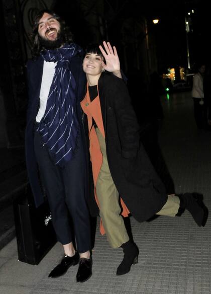 Florencia Torrente junto a su novio Joaquín Vitola, músico e integrante de Indios