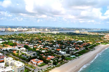 Palm Beach y Miami-Dade captaron casi 46.000 exresidentes neoyorquinos con ingresos anuales superiores a los US$190.000