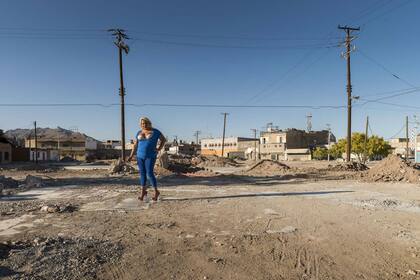 Paloma, fotografía de la serie Pista de baile, de la mexicana Teresa Margolles, adquirida por el Malba