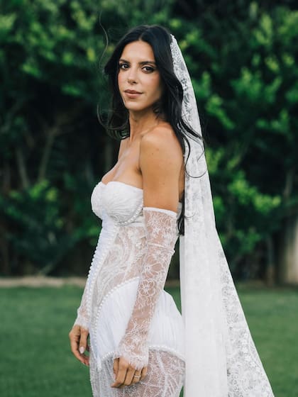 Paloma Goycochea con su vestido de novia