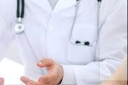 Paro nacional de médicos por reforma en honorarios y tensión con el organismo