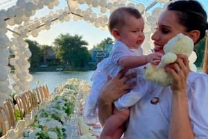 Pampita Ardohain junto a su hija Ana