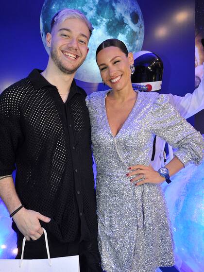 Pampita Ardohain y Nacho Castañares coincidieron en el evento y no dudaron en sacarse una foto juntos, a pura sonrisa
