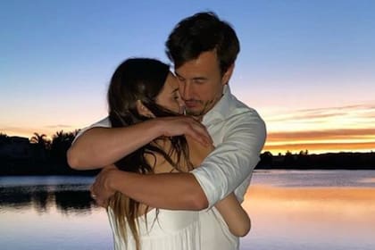 Pampita Ardohain y Roberto García Moritán en medio de un romántico viaje tiempo atrás