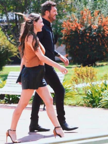 Pampita Ardohain ya firmó el contrato para ser jurado de La Academia, el nuevo ciclo de Marcelo Tinelli que tiene previsto estrenar en abril por la pantalla de eltrece