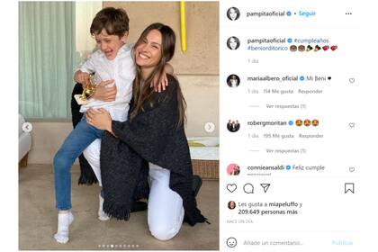 Pampita compartió un álbum de fotos del festejo de su hijo