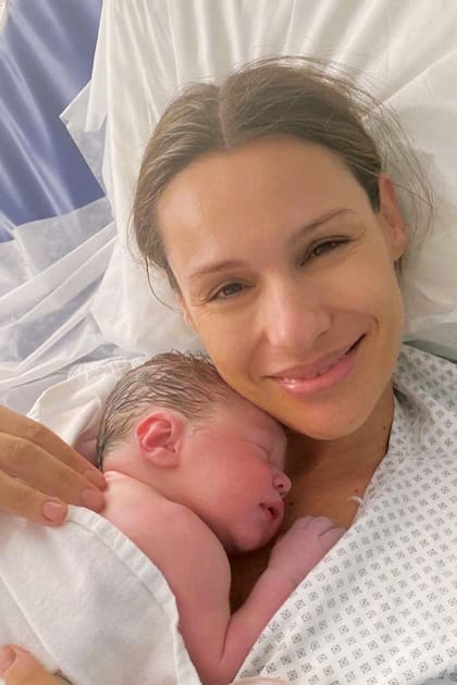 Pampita estuvo en trabajo de parto durante 10 horas hasta que nació Ana