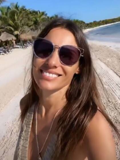 Pampita, feliz en sus vacaciones