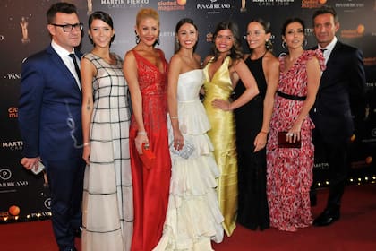 Pampita fue una de las más buscadas de la noche y la que más evitó a la prensa