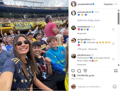 Pampita junto a su hijo en la platea de La Bombonera
