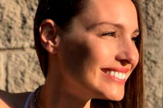 Pampita Ardohain, solidaria: la modelo entregó regalos en Fuerte Apache