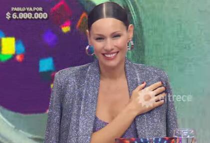 Pampita se emocionó al escuchar el relato de la participante de Los 8 escalones (Foto: Captura eltrece)