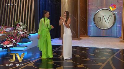 Pampita y Juana, emocionadas