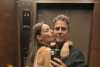 Pampita y Martín Pepa a los besos en Europa
