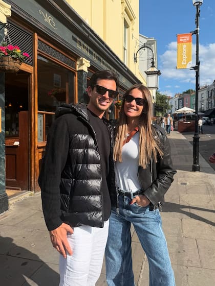 Pampita y su hermano visitaron Notting Hill, que se encuentra en el oeste de Londres, en el distrito de Royal Borough of Kensington and Chelsea (Foto: Instagram @pampitaoficial)