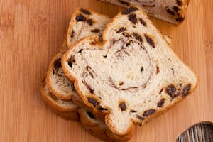 Pan de salvado de avena, pasas, canela y coco