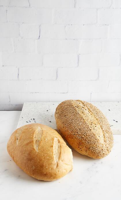 ¿Pan de masa madre fresco y de diversas variedades? Está todos los días en Pandanés.