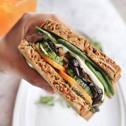 Pan de molde con hierbas