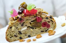 Pan dulce casero: el secreto del amasado y la cocción para que quede alto, esponjoso y con la cantidad perfecta de frutos secos