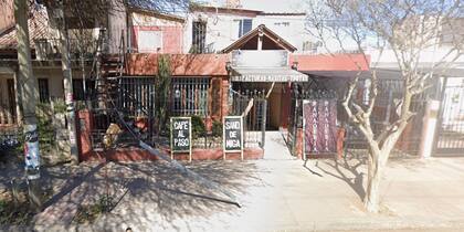 Panadería frente a la que se desarrolló la escena, en Ángelo de Peredo 2875, barrio Juan XXIII de la ciudad de Córdoba.