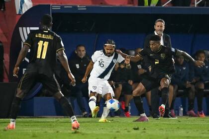Panamá venció 3-2 a Guatemala con un agónico tanto sobre el cierre