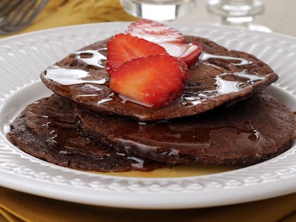 Pancake  de cacao y frutillas